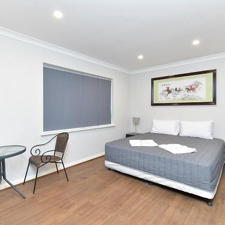 Platinum Motel Perth Exterior photo